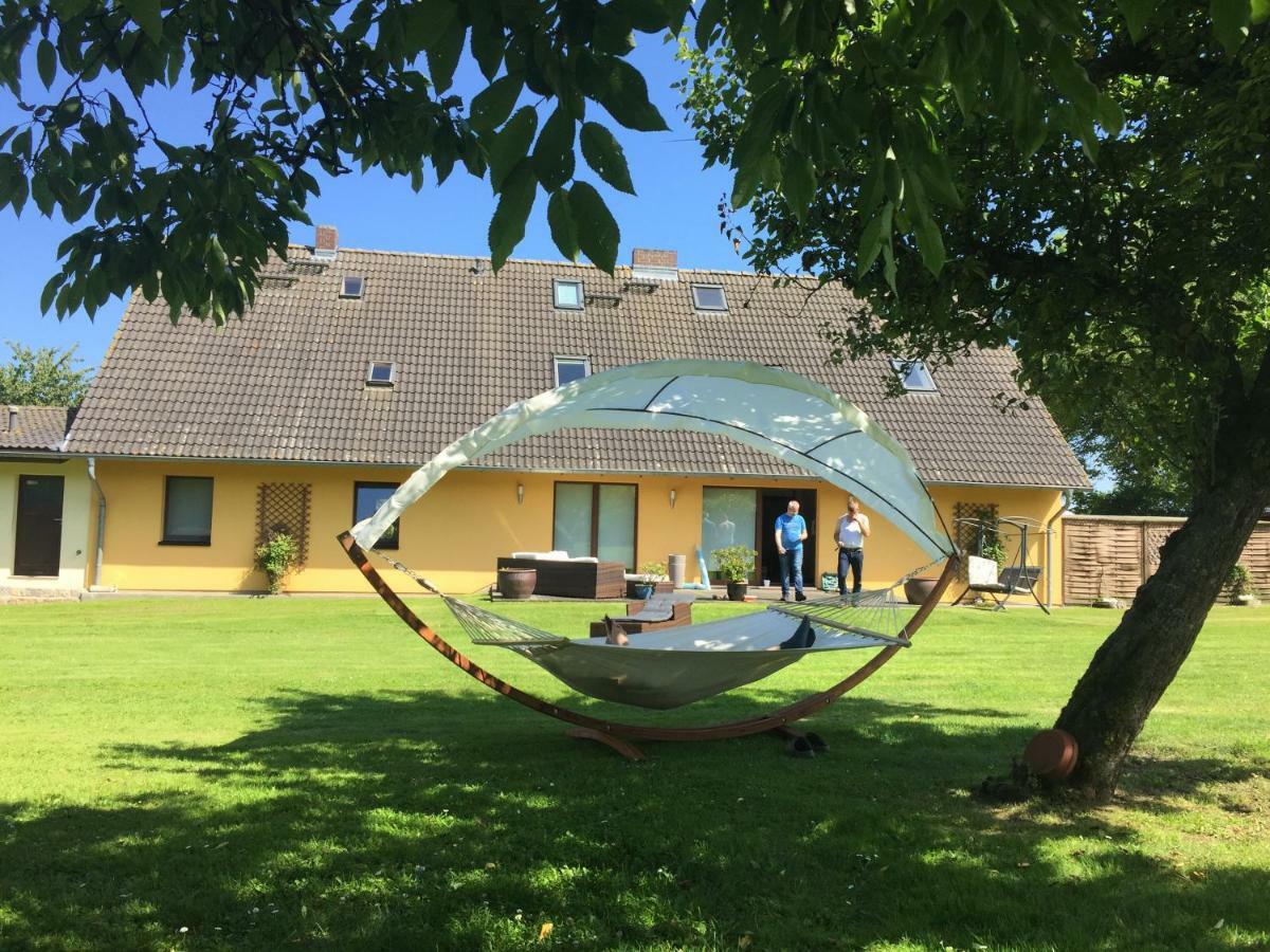 Ferienwohnungen "Weitblick" Und "Schwalbennest" Lodmannshagen Bagian luar foto