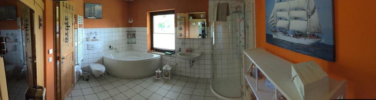 Ferienwohnungen "Weitblick" Und "Schwalbennest" Lodmannshagen Bagian luar foto